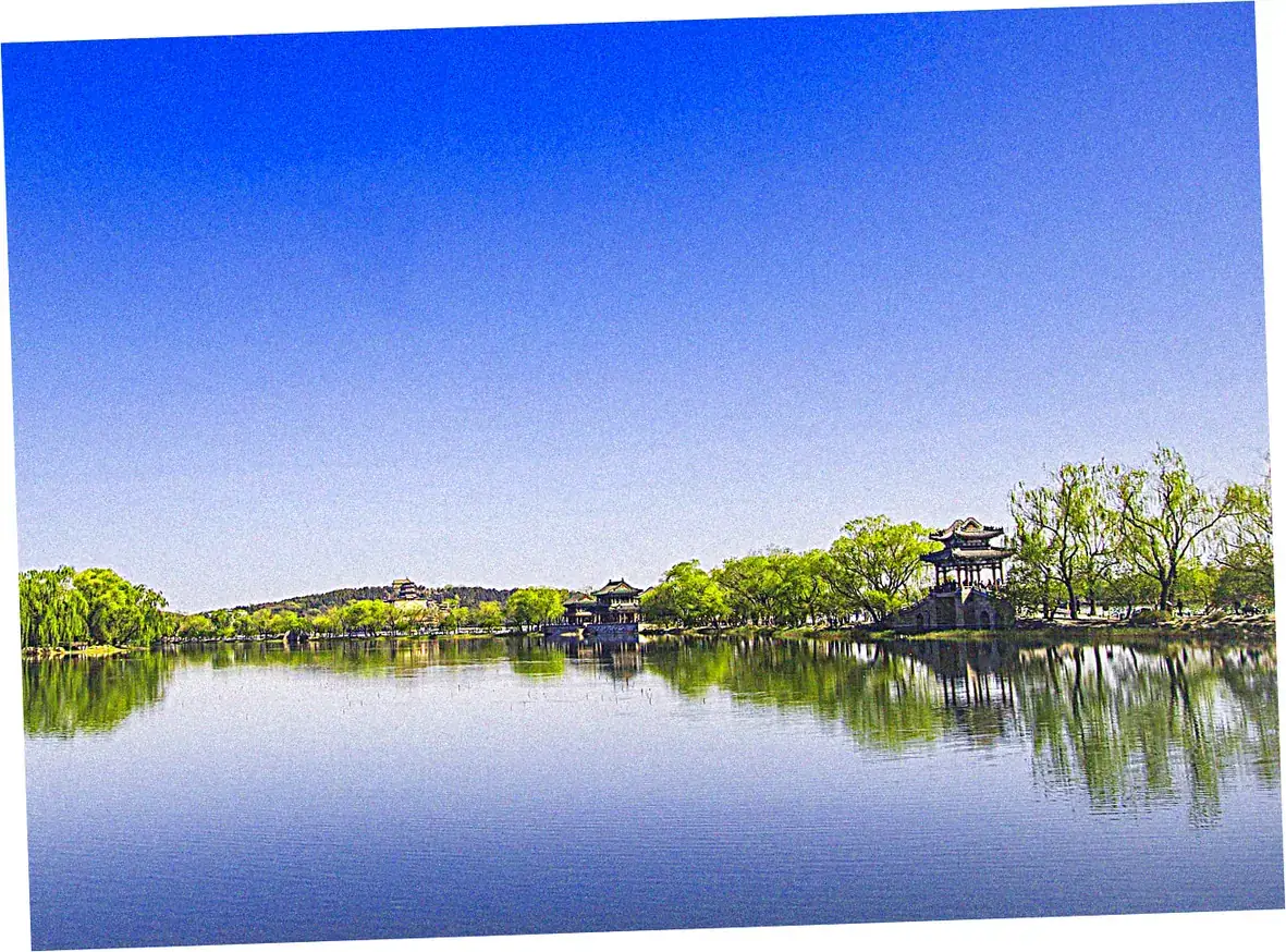 Best time to visit Qianlong Garden palace