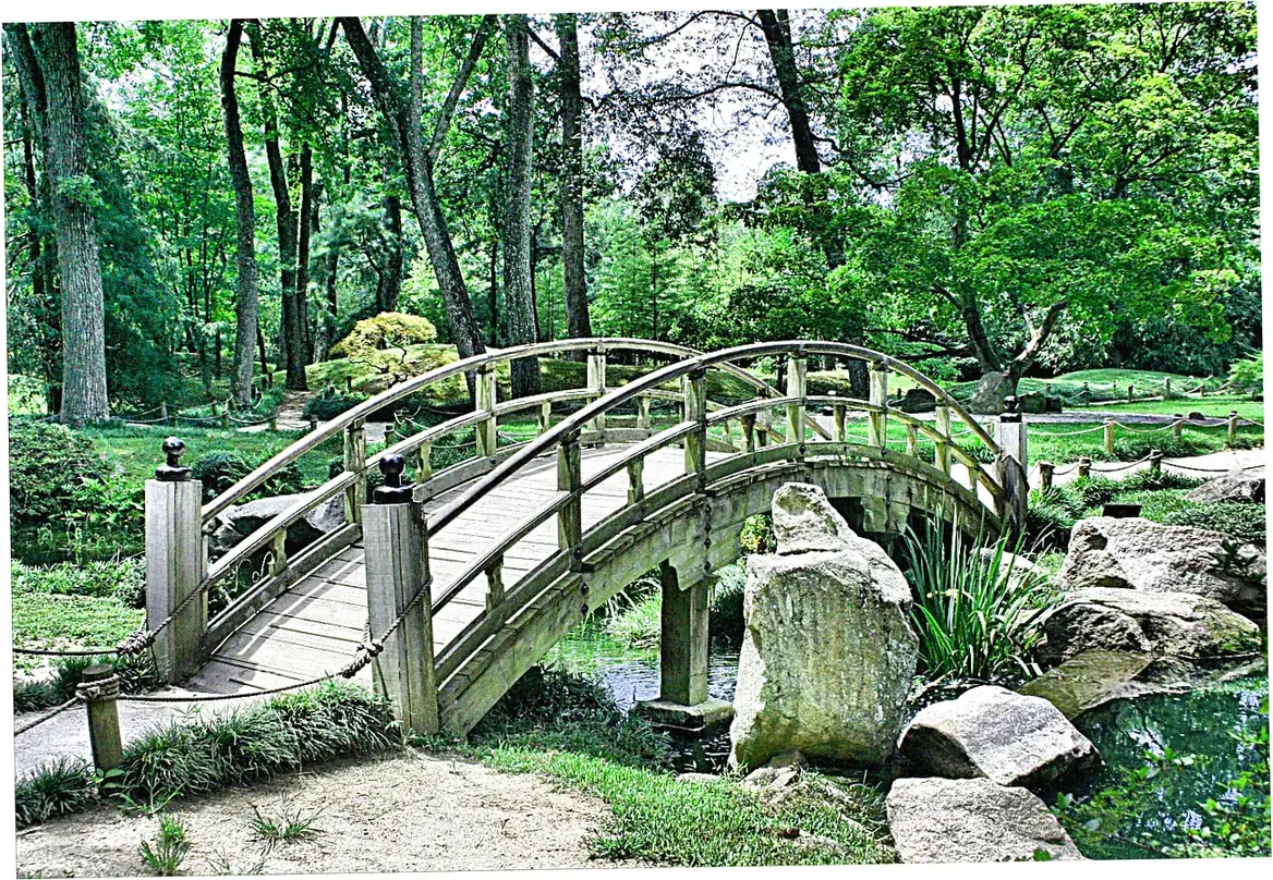 Are floating walkways accessible for wheelchair users?