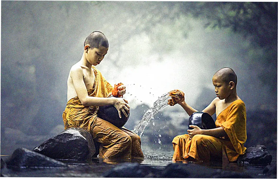 How does Buddhist fasting differ from Western diets?