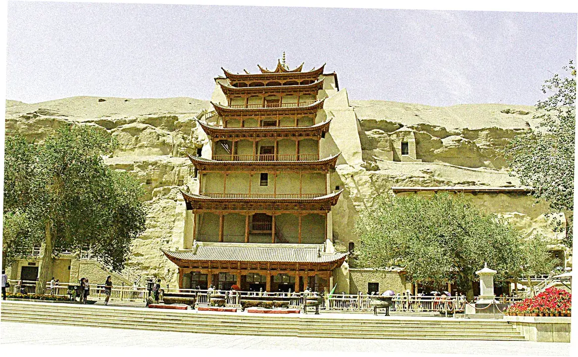 Best time to visit Mogao Grottoes for ideal weather