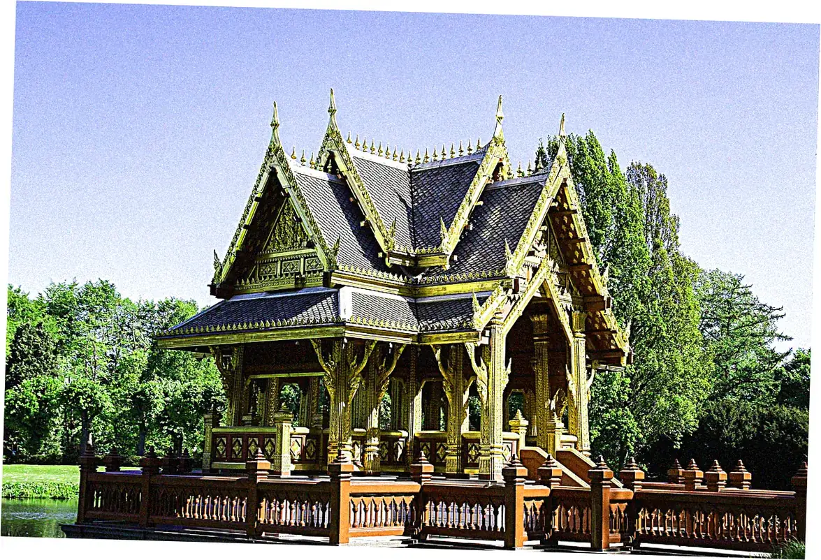 Local legends surrounding Guanmiao Pavilion's construction