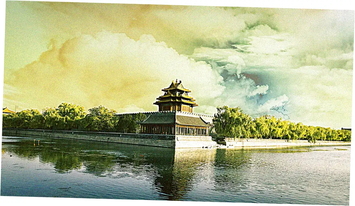 What are Forbidden City tour restrictions?