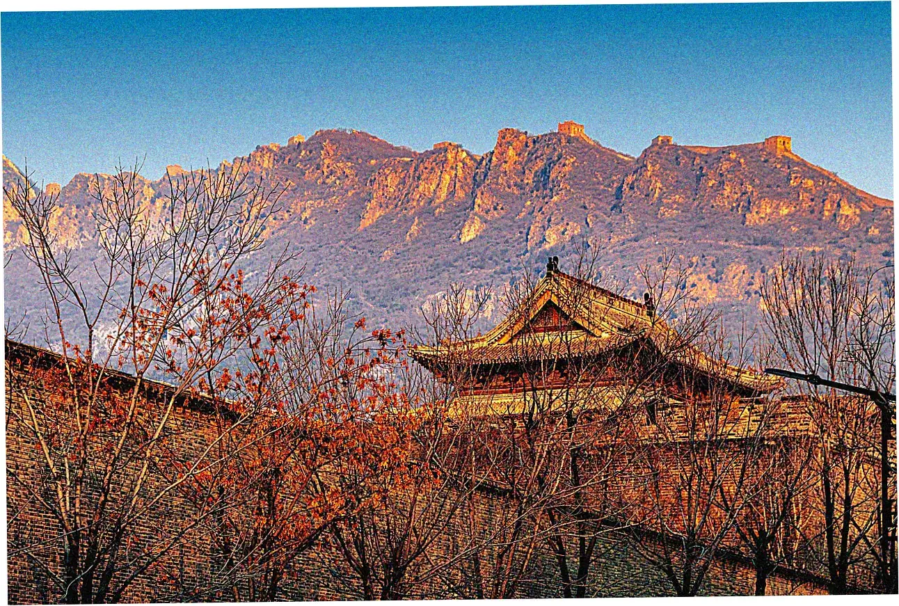 Where is the western end of Great Wall