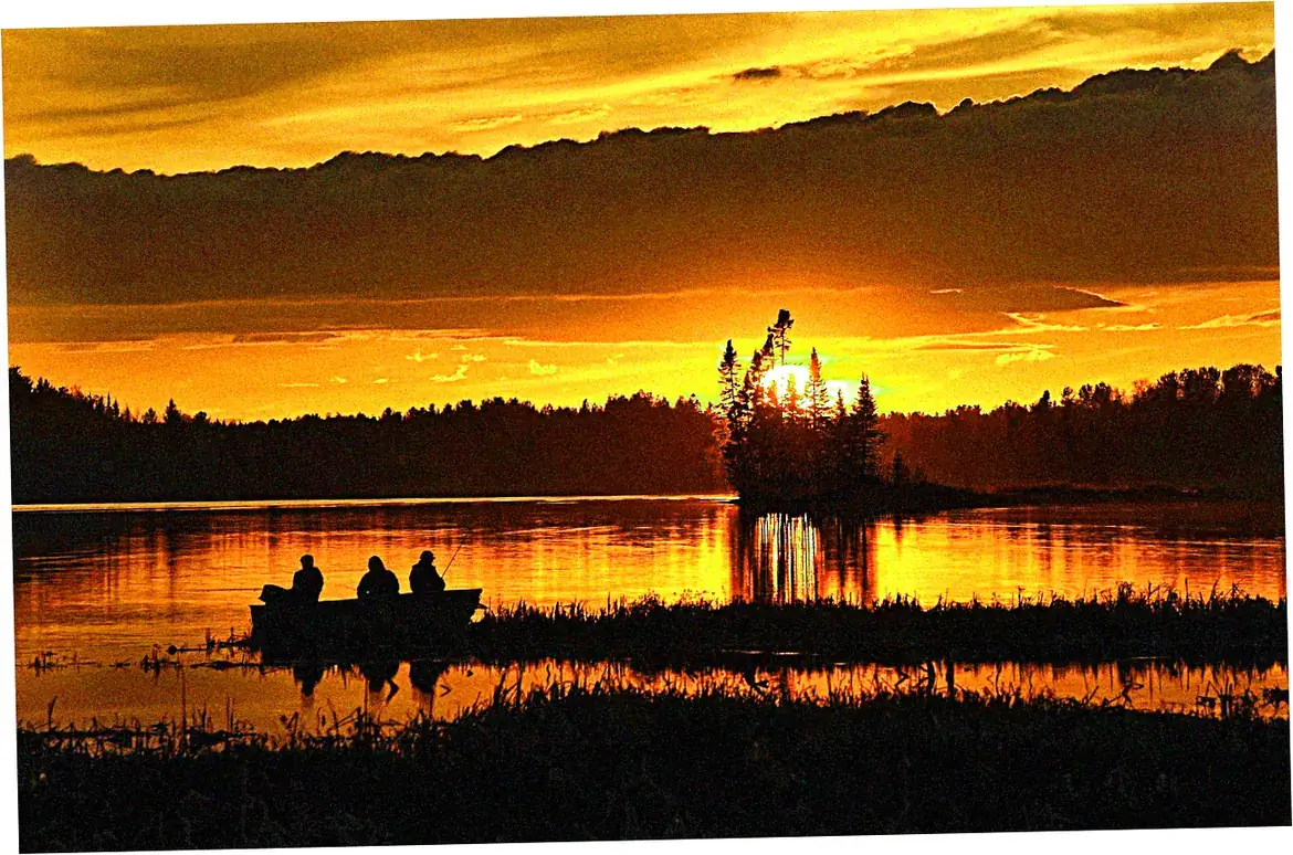 4. Hiking Trails Around Lashihai