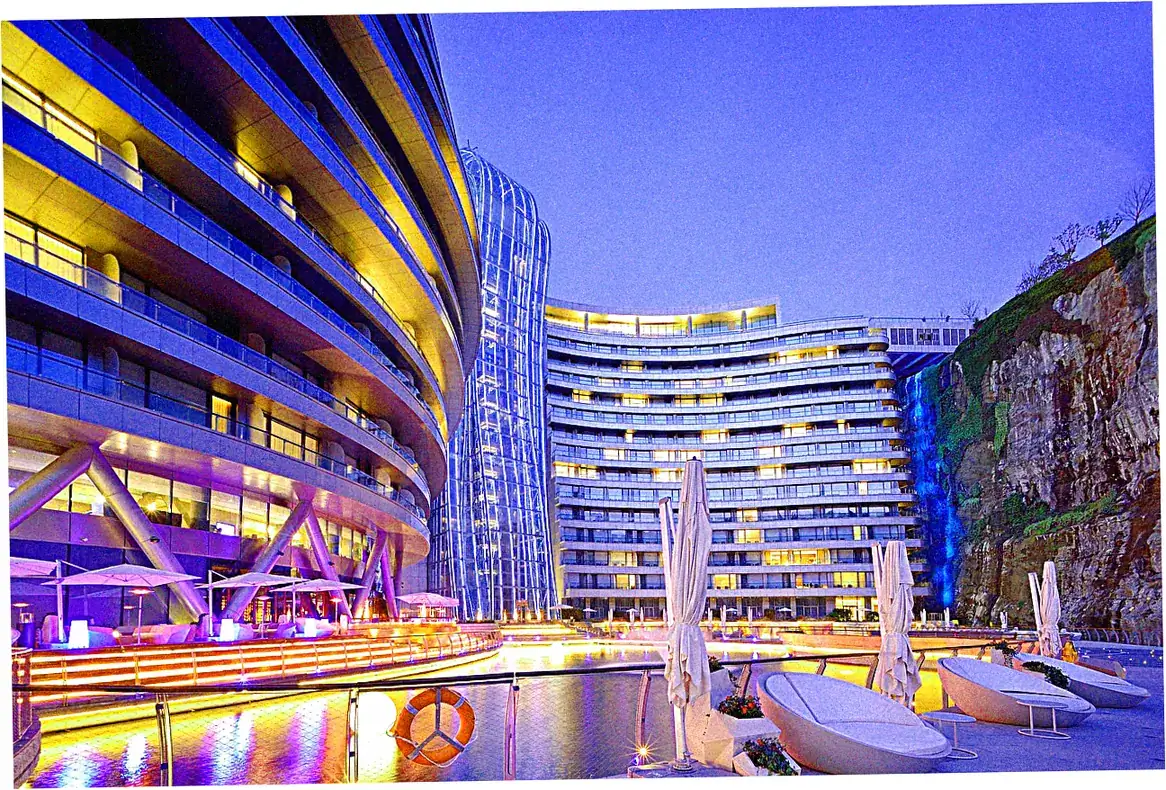 Must-See Attractions on a Shanghai Group Itinerary