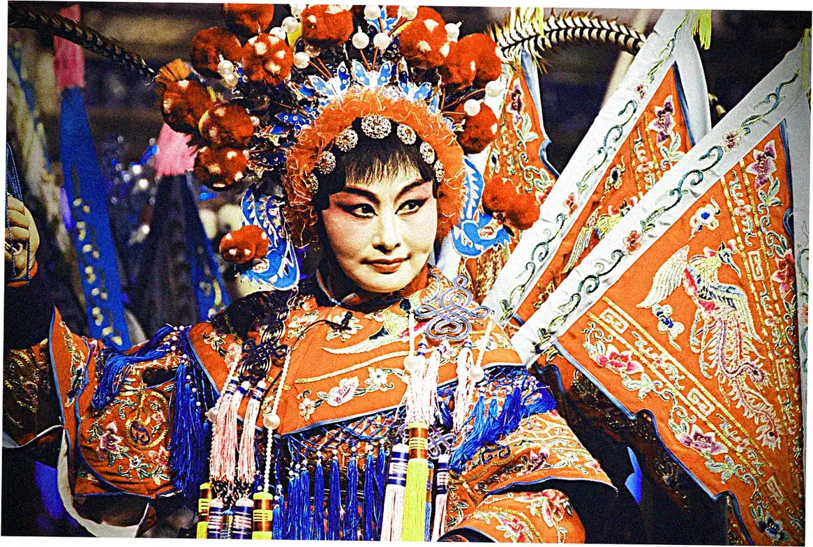 Let's talk about ancient China's literary and artistic traditions.