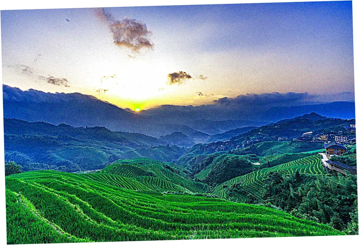 Want to combine Guilin with other spots? Consider adding Shanghai to your trip.