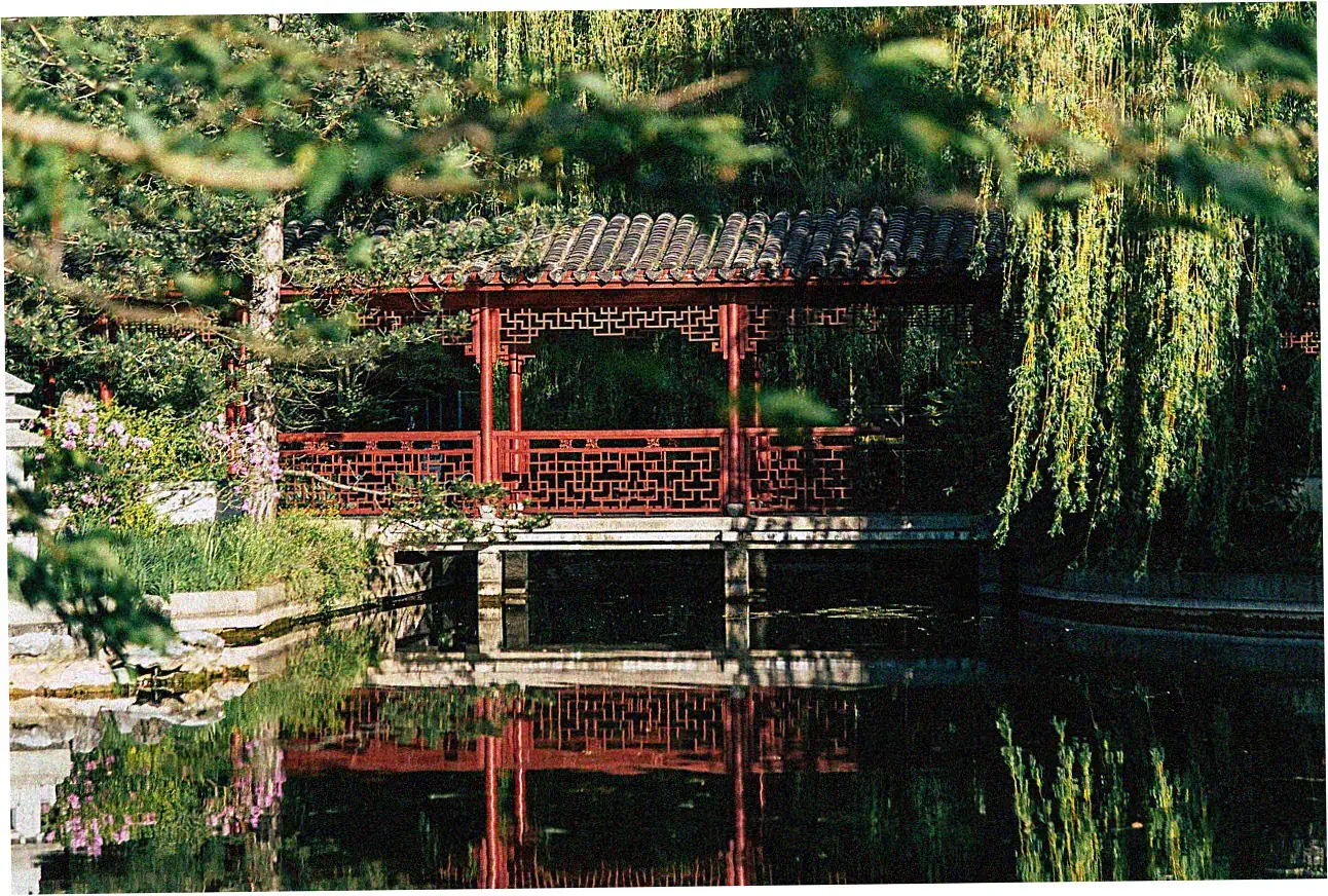 Hidden Free Gems Beyond the Tourist Trail